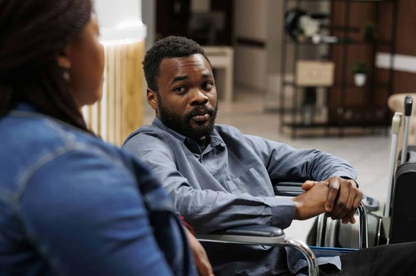 Le Centre dentaire Caroline Prud'homme a-t-il des équipements pour les personnes à mobilité réduite ?